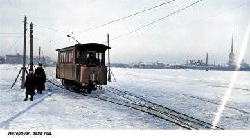 Замечательный пост. Я сейчас читаю ряд книг про этот период. Где-то с середины 1800-ых до 1913 года Россия была одной из самых богатых и развитых стран. Недаром при СССР коммунисты свои достижения сравнивали с 1913 годом. Как аграрная страна Россия кормила Европу. В Россию шли искать работу европейские инженера и врачи. Еще никто не знал Ильича, а улицы некоторых городов освещали "лампочки Ильича" и бегали электрические трамваи. Строились пароходы, автомобили, охватывала страну железнодорожные пути. Дворцы и жилые дома построенные в этот период до сих пор в хорошем состоянии и ценятся людьми.