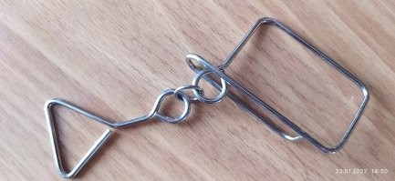 Подскажите что вот это такое?Лет 5 уже лежит кому показывал,никто не знает?