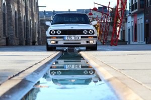 Ну я как бы 35 лет фотографией занимаюсь. Демагогии Вашей грош цена. Раньше и с пленкой определенные махинации можно было делать. А сейчас просто рай для фотографа, даже бесплатного софта навалом. Фотография - это искуство. В том числе и владение соответствующим програмным обеспечением. В современном мире фотографу не владеющему софтом - грош цена. Вы можете для себя на телефон фотки шлёпать и радоваться этому. Но если хотите чего-то достичь, то придется научитьсяс рисовать фламастерами. Оставьте свою демагогию при себе, не позорьтесь. Из последнего, до и после. Фотки кликабельные.