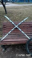 Помогите определить, для чего это? Кронштейны могут складываться вверх от ушка которое в середине. Чехлы не снимаются. Я так и не смог определить для чего эта штука. Может кто знает? Пока отвез на дачу. Были предположения, что это для полоха от комаров. Для детских игрушек над кроваткой она слишком большая.