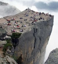 «Монополия» это, деревню они делили. )