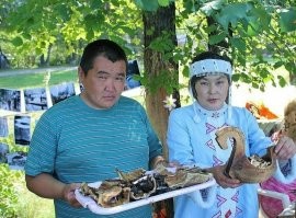 -Бл, ну когда грев зашлют?
-Модчи сук, ща с лебедем и ошметками дубца слезу вырвем из глаз..
-Да епт я палюсь с подносом из фикспрайса и стулом пластиковым..бл майка не по масти...
-Да это шаман сука, позер, всю малину спалил....
тоффалары любят шепелявые .....