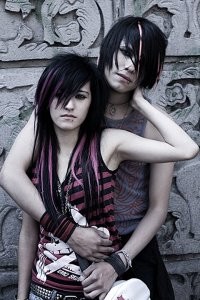 А вообще, что за пост про нулевые без готов  и эмо?)