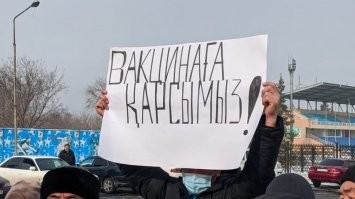 На улице Рубинштейна нервничает полиция. QR-сопротивление пришло к своим ресторанам