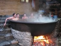 Чан это хорошо. но зачем эта девушка слева бороду отпустила?