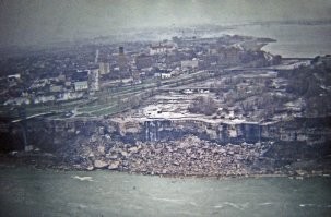 В нескольких местах приняли меры по контролю за движением горных пород, установили стальные болты и кабели для укрепления скалы возле острова Луна и водопада «Фата», в нескольких точках пробурили дренажные отверстия, чтобы снять гидростатическое давление.