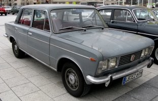 А сздади: Renault 8 и Fiat 125S