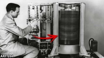 Не, старые такие были. А потом более-менее на современные стали похожи, только размером чуть больше.