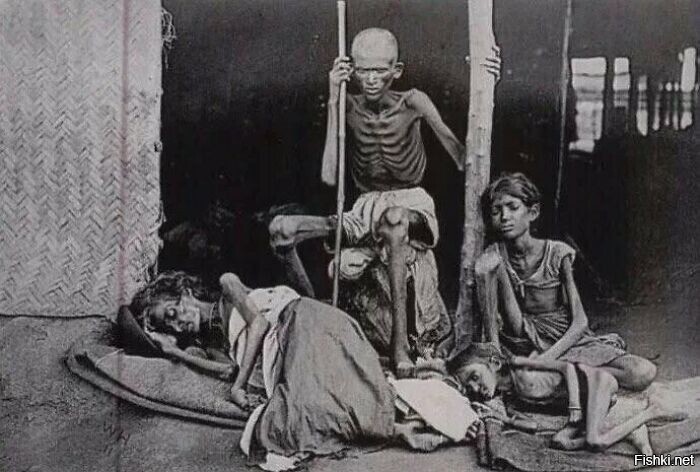 Гореть англичанам за это в аду! Голод в Мадрасе был рукотворным и прямым результатом британского правления и бесчеловечности в Индии. Черчилль в Бенгалии потом почти тоже самое устроил. 1943-44 год. Вывез почти все продовольствие из Индии и не давал людям переселяться. По разным данным от 4 до 9 миллионов погибло в течении года. Больше чем в гитлеровских концлагерях за всю войну... Мда. И ничего. Уважаемый, досточтимый сэр.