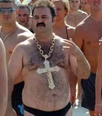 Когда этих оленей начнут ловить и снимать? Чай им не легче.