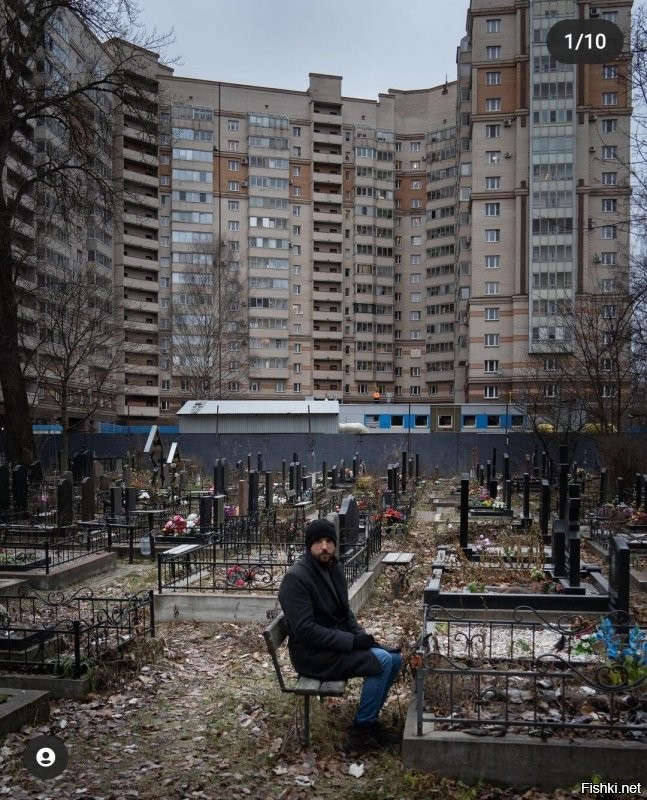 Комментарии конечно жесть. 

Я подписан на Арсения. Он очень крутой фотограф.  Этот не тот блогер, как влад, проси господи, бумага или, как всякие дегенераты пранкеры

Инстаграм - это всего лишь выставка работ.  Это очень хорошо, что у писателей, фотографов, музыкантов есть площадки, где они могут своё творчество донести людям. 

Его работы вполне можно выставить на фишках в виде поста. И этот пост соберёт множество восторженных комментариев. Народу будет спорить о мрачности или разрухе, конечно появится срач патриотов и либералов. 

Но не отнять одного - он очень крутой фотохудожник!