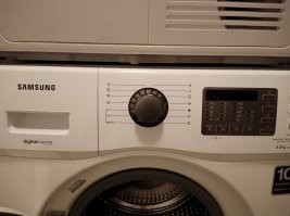 Честно, не знаю, вместе с домом купил. Но, думаю, не более десяти.