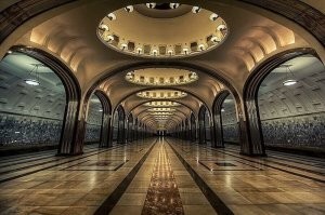 Секретный бункерный дворец Сталина. Строил такие сотнями, пока Солженицыных травили в шарашках шницелями, а ватники обжирались черным хлебом и оптимизмом.