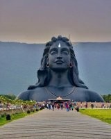 Твою ж дивизию... 
Сначала посмотрел на картинку и подумал: "Ничего такая, интересная". 
А потом оказалось, что это Шива...