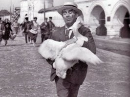 Одно лицо: Сергей Бурунов повторил знаменитые фотокадры Леонардо Ди Каприо