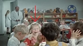 Моя Маман успела там поесть космическую кашу) Снимали в их детском садике)