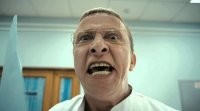 "Раздевайся!": сотрудница столичного "Дикси" с битой показала процесс перевоспитания магазинного воришки