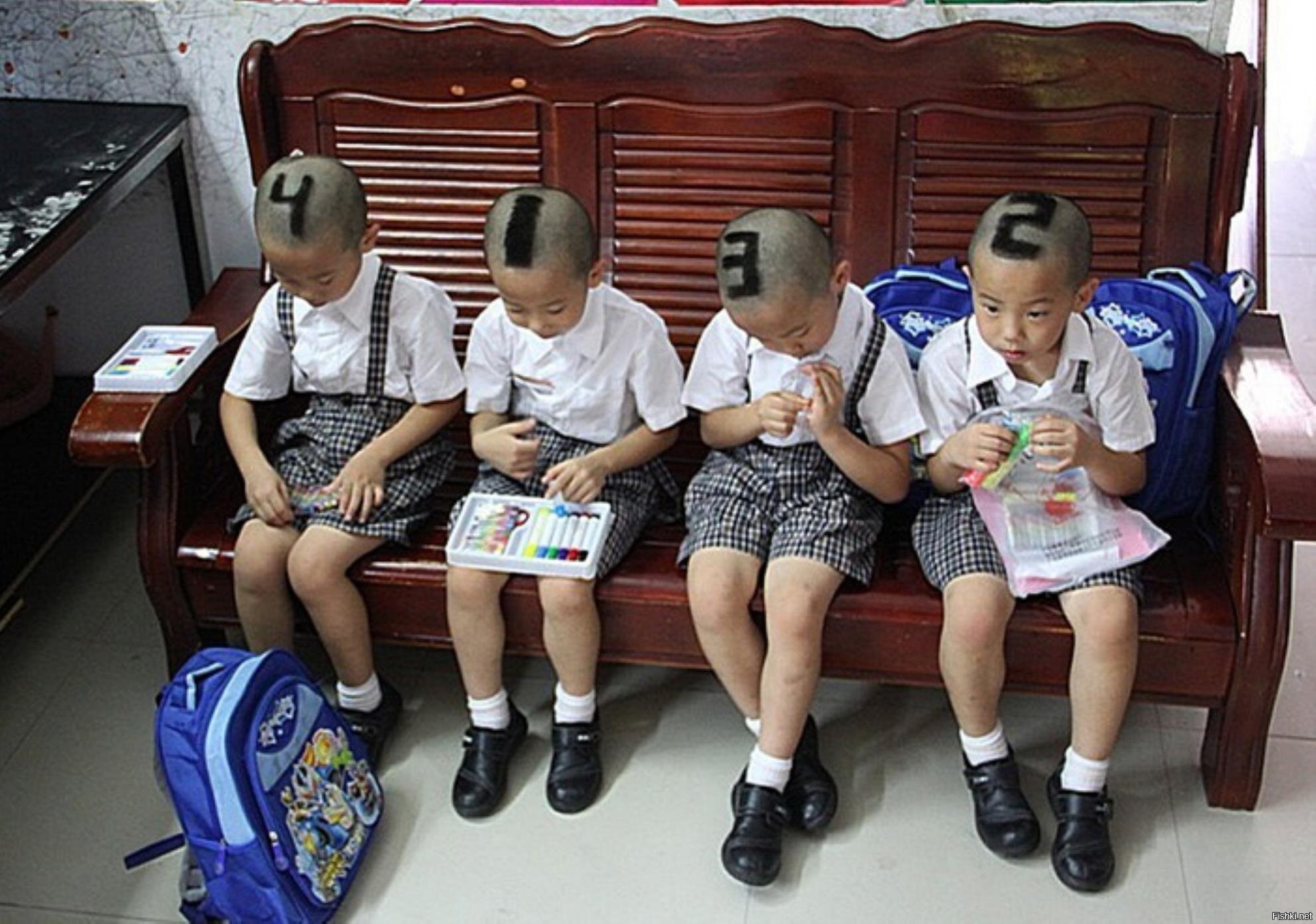 Видео веселой школы. Китайские дети. Смешные китайские дети. Смешные ситуации в школе. Китайские Близнецы.
