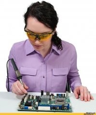 Британка решила изменить свою жизнь и построила собственный дом на колесах