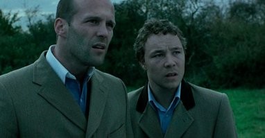 Пара из Великобритании превратила двухэтажный автобус в дом мечты