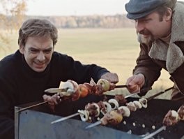 "у японцев есть очень много суеверий, связанных с женщинами." У нас тоже - шашлык женских рук не терпит!