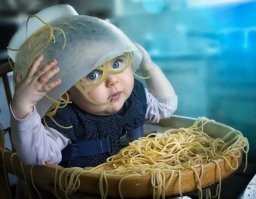 Ужас. Уже грудничкам вешают лапшу на уши. Проклятые пропагандоны.