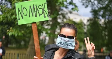 Как пресекают масочные бунты в школах США