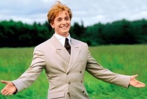 + мильён к вышеперечисленным талантам )))) И и даже (поговаривают) родственник Царя иудеев ))))))))))