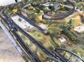 Не игрушечные, а модельные. Вроде как трельсовый Марклин или Бэкманн нулевого типоразмера. Для наших квартир нужно поскромнее - ТТ ))