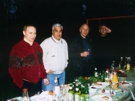 Тоже фото гаранта с «уважаемыми людьми». Их не уже в живых. Ибо дохуа знали.