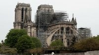Собор Парижской Богоматери до и после встречи с мусульманским мастером по разрушению цивилизации.