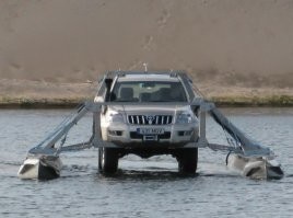 Американский инженер придумал способ превратить Tesla в катер