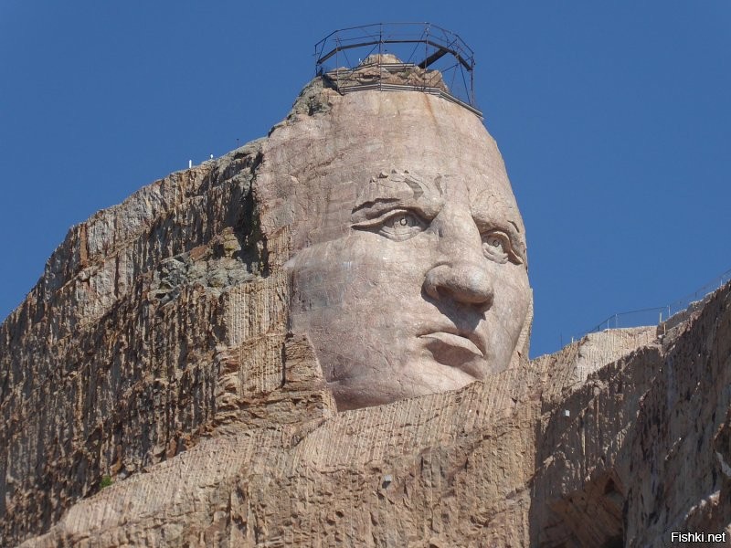 >>> "Гора Рашмор стоит на земле, которую власти США обещали никогда не трогать. Они убили местных жителей, которым обещали это, а затем высекли лица того самого правительства США на склоне горы".

Вообще-то, это земля Сиу, которых на самом деле не истребили.
Более того, они еще в 1939г начали делать такую же скульптуру своего вождя Crazy Horse.
Пока вот так выглядит.
