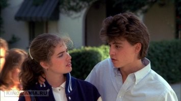 Жизнь среди ужасов. Какой стала девушка из «Кошмара на улице Вязов» 38 лет спустя?