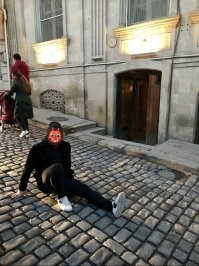 Как-то гуляли по Баку с женой и сфотались)) 
Шьёрт побьери и Цигиль цигиль ай лю лю