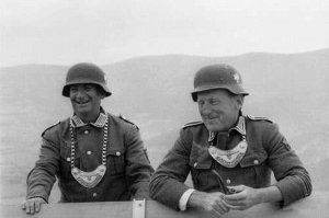 Зачем немецкие солдаты носили металлический щиток на груди?