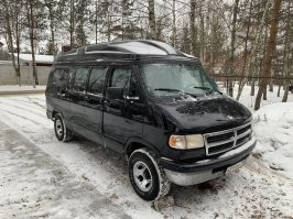 Немного допиленный DODGE RAM VAN (3D или что-то более позднее, без морды не понятно)