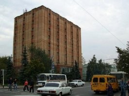 Странно, у нас окна есть.