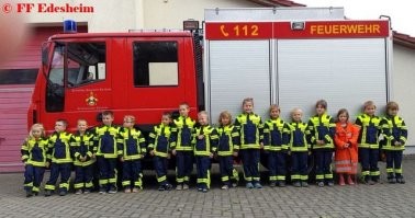 Издевательства над немецкими детсадовцами.

До чего Путин страну довел!