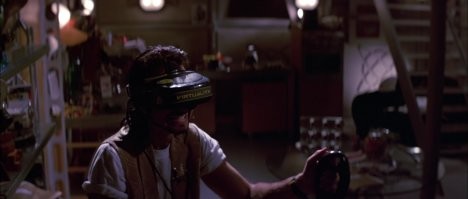 Задолго до "Футурамы". Фильм "Хакеры" с молоденькой Джоли.