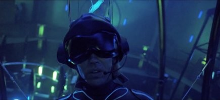 Да помоему фильмов с этими шлемами вагон и маленькая тележка. Газонокосильщик 92 год.