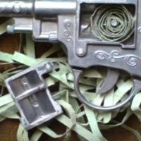 Топ странных и неожиданных вещей, которые ученики приносили в школу
