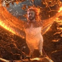 Точно живет))) ПРЯМ В ЦЕТРЕ