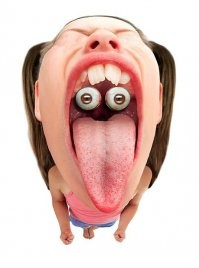 У лягушек бывает мутация, когда глаза растут внутри рта
-------------------------------------------------
Я почему-то рад, что у людей такой нет.