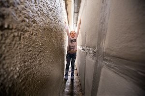 31-50 cm. Reutlingen Spreuerhofstraße
Англичане оспаривают. У них 63, но хоть двери есть.