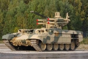 сейчас же не надо пушку выкатывать,маячок свой чужой не сработал,кнопочку нажали и ракетка земля земля за 5-10км цель нашла.