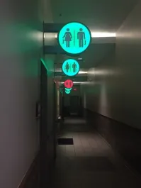 Бордель и конфуз - это не совсем совместимые понятия!