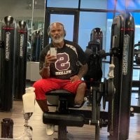 Автор не совсем в теме. Или это перевод какой-то старой статьи. 
И Флекс Уиллер уже выглядит совершенно иначе.