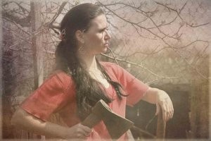 Что-то она не очень-то и испугалась. После толчка ещё проверила оба кармана - не выпало ли чего при тряске ???
 Русскую Женщину такой xyzнёй не испугаешь !
