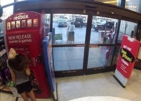 В неё вселился демон или фотошоп вселился в фото?